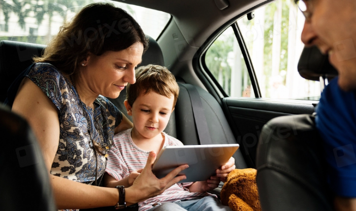 The right car seat for your child. Mama Jorjakis Villas